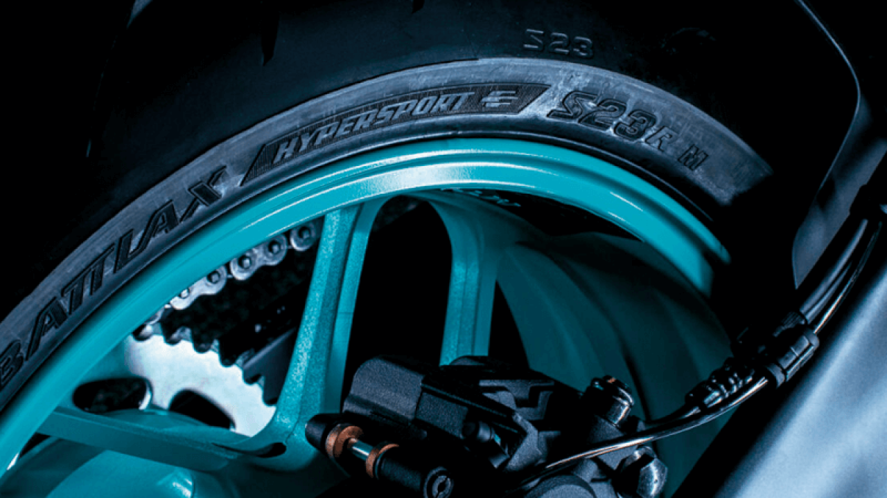 2024-Yamaha-MT09-EU-Detail-011-03
